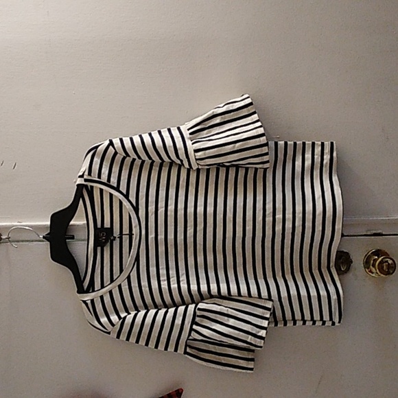 Knit Top with wide sleeves - Picture 3 of 4